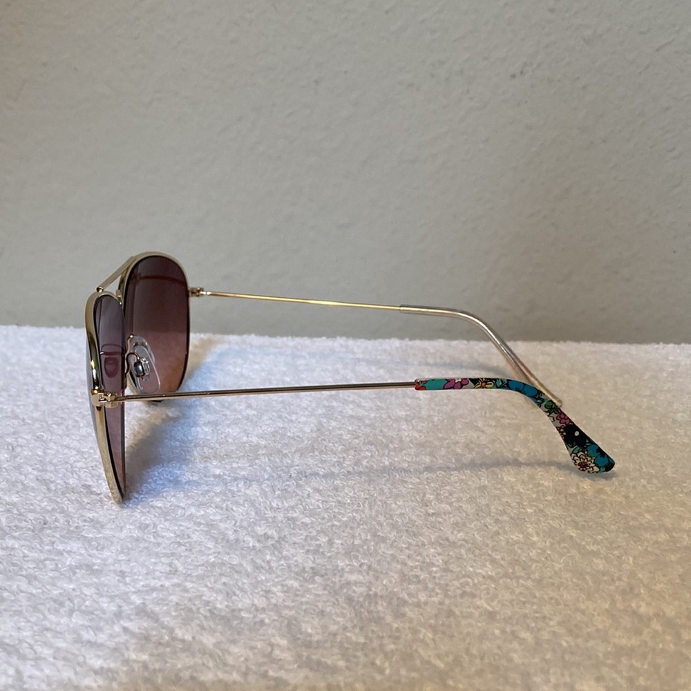 ThredUP: Vera Bradley Bree Sunglasses & Eyeglasses Case in Far Out Floral - Picture 11 of 15